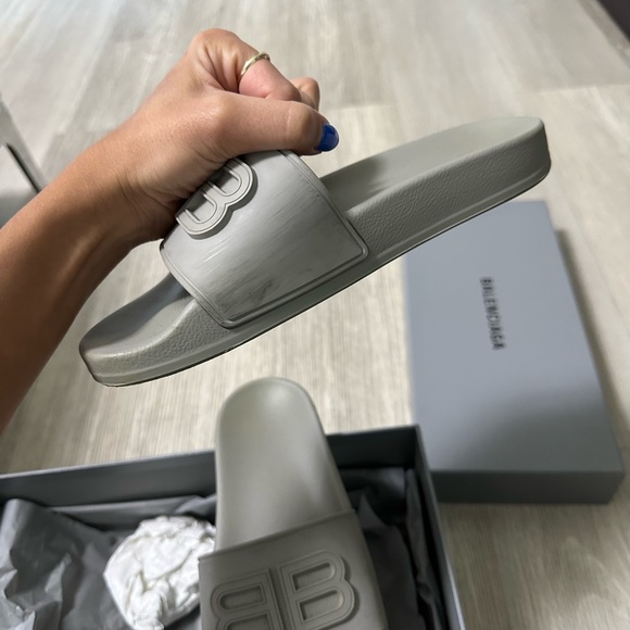 Balenciaga slides in light gray - Picture 5 of 7